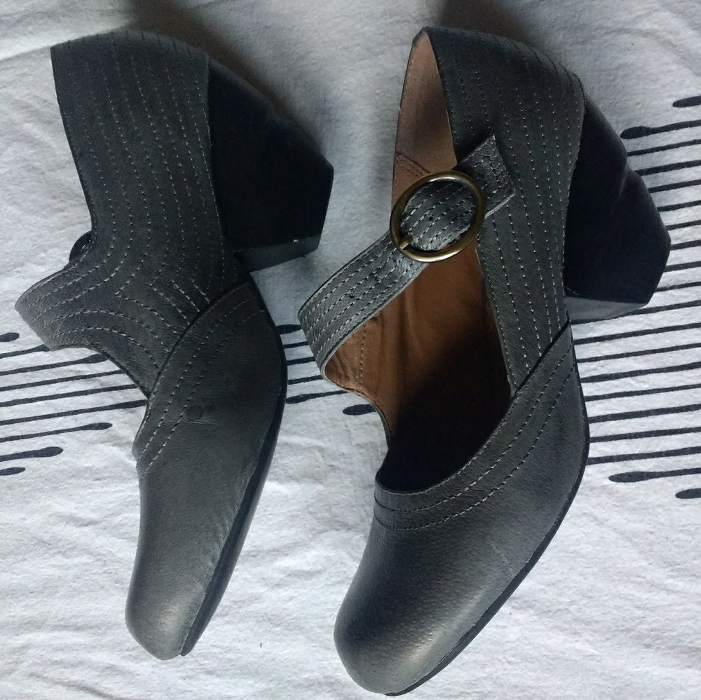 Anthropologie Miz Mooz gray Mary Jane pumps